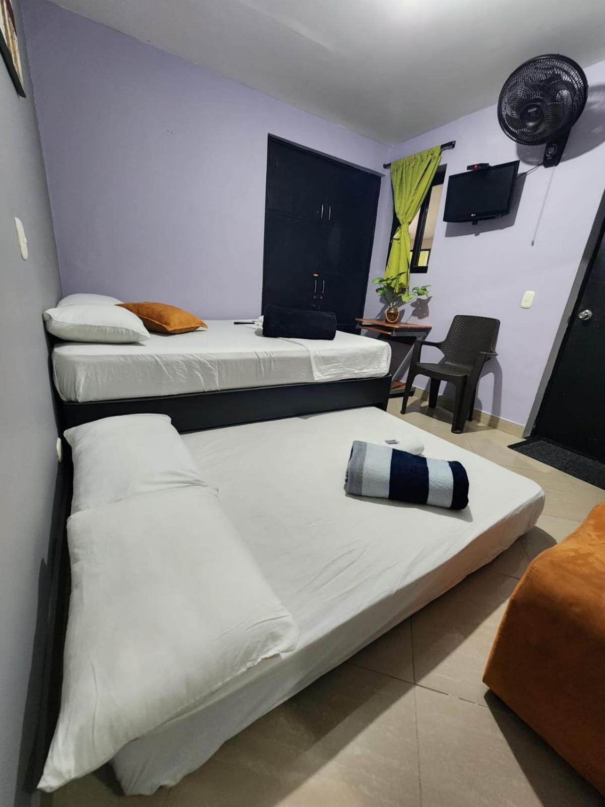 Hotel Laureles Home Медельїн Екстер'єр фото